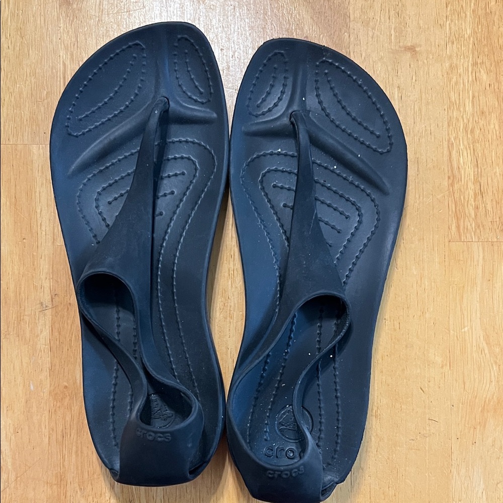 CROCS Black Thong Sandals